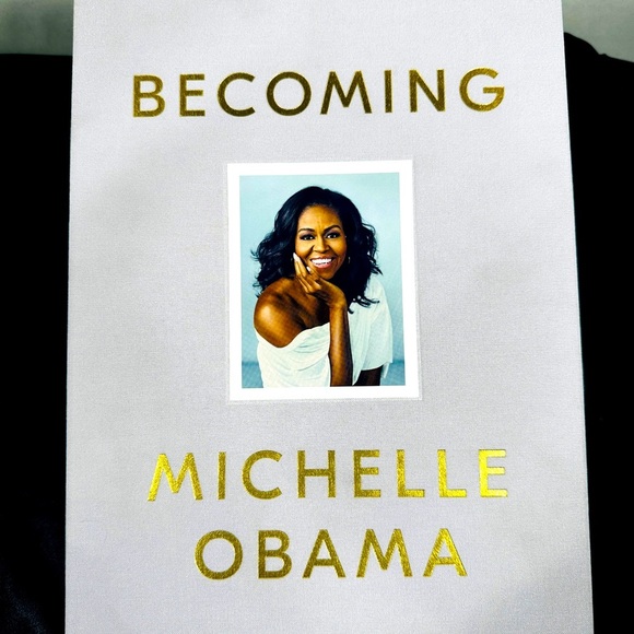 Rare Michelle Obama “Becoming” Deluxe Edition – Autographed Collector’s Book - Picture 1 of 10
